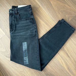NWT American Eagle Curvy High Rise Mom Jean